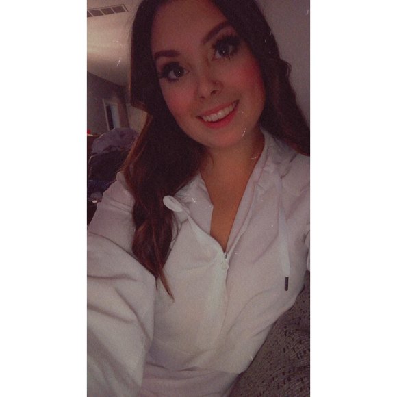 Meet your Posher, Abby - Picture 1 of 1